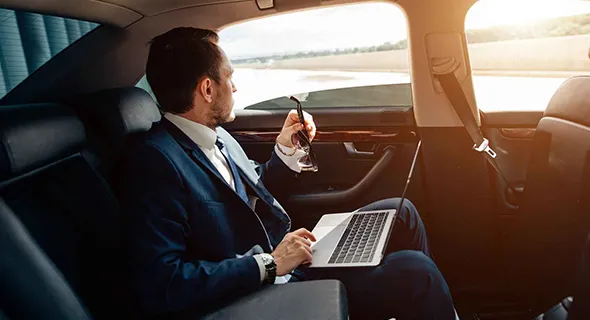 Executive black car service in Atlanta GA offering on-time, professional travel for corporate meetings and airport commutes.